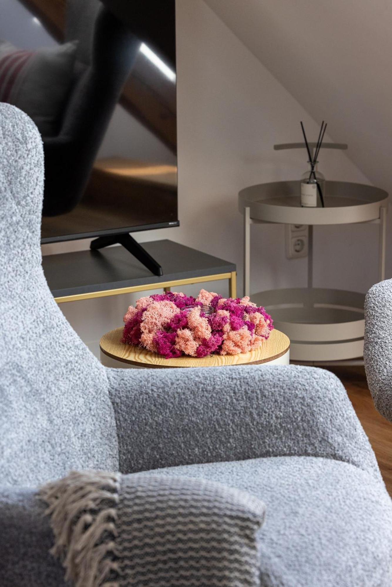 Apartment Have-a-nice-stay - Helles Dachgeschoss, U-bahn Nach Hamburg 400m - Baecker & Restaurants 500m - Lidl 800m - Zentrum 1,5km Ahrensburg
