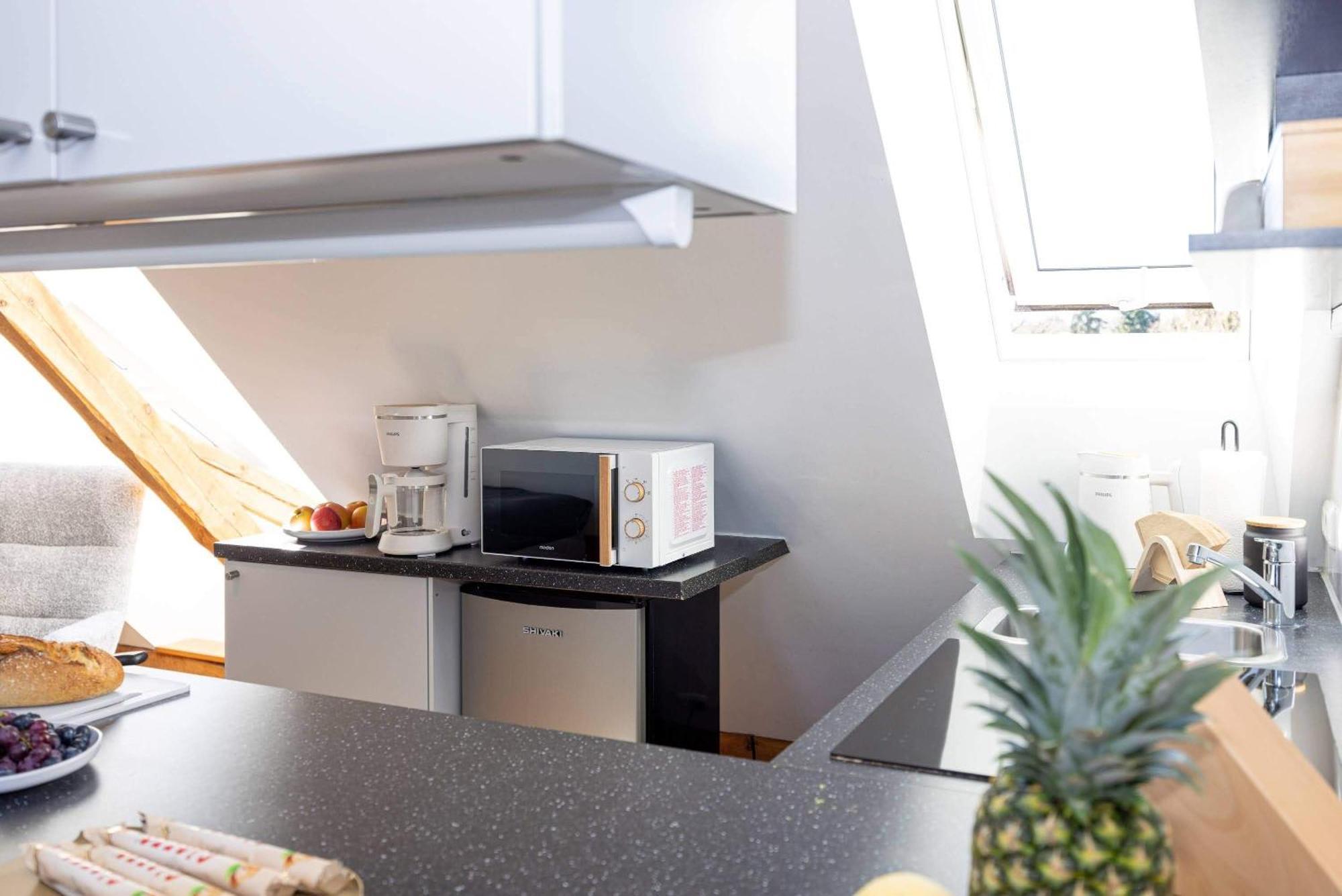 Apartment Have-a-nice-stay - Helles Dachgeschoss, U-bahn Nach Hamburg 400m - Baecker & Restaurants 500m - Lidl 800m - Zentrum 1,5km