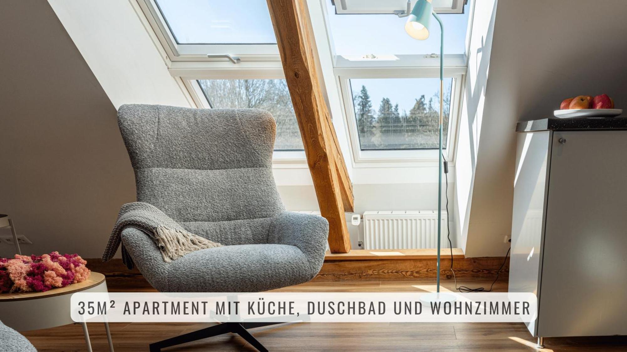 Have-a-nice-stay - Helles Dachgeschoss, U-bahn Nach Hamburg 400m - Baecker & Restaurants 500m - Lidl 800m - Zentrum 1,5km Apartment